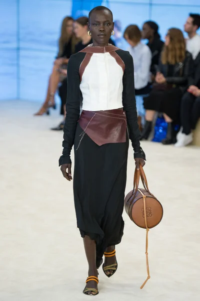 Look 27